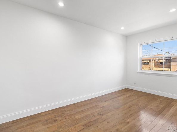 836 E 221st Street, Bronx NY 10467
