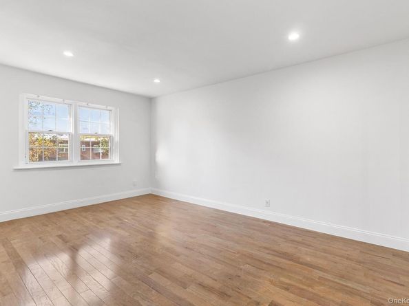 836 E 221st Street, Bronx NY 10467