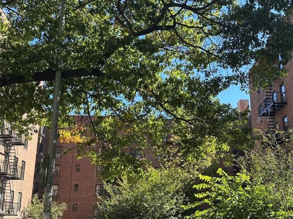 295 Bennett Avenue 4B, New York (Manhattan) NY 10040