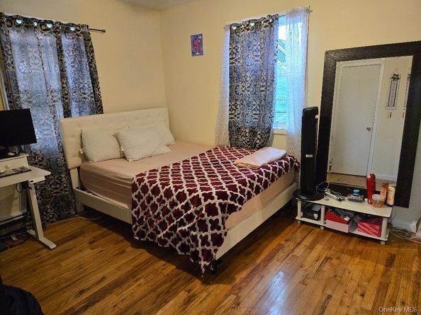 1005 Broadway, Westbury NY 11590