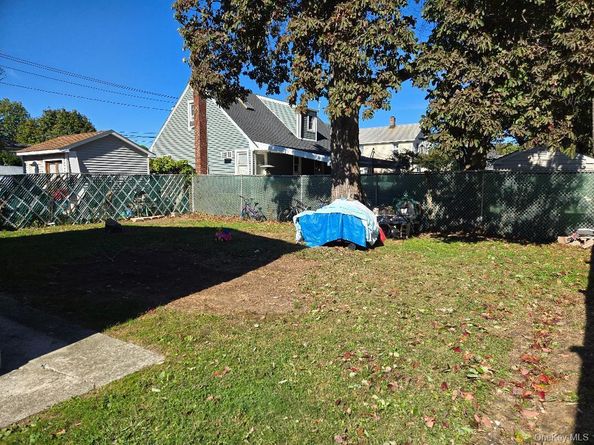 1005 Broadway, Westbury NY 11590