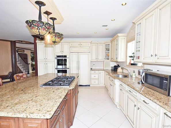 259 Altessa Boulevard, Melville NY 11747