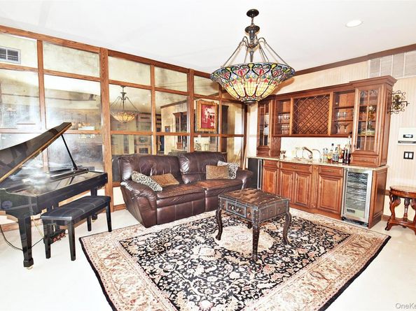 259 Altessa Boulevard, Melville NY 11747