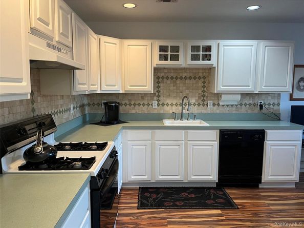 12 Horizon Court, Huntington NY 11743