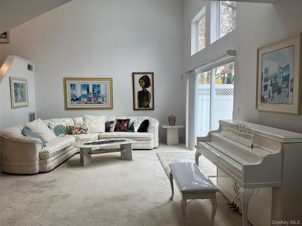 12 Horizon Court, Huntington NY 11743