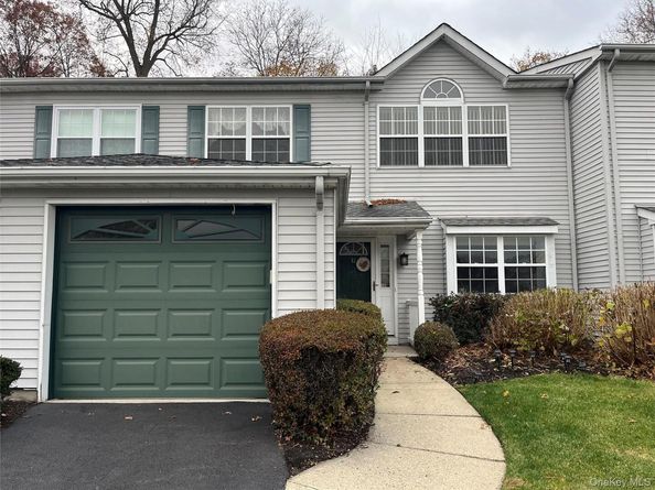 12 Horizon Court, Huntington NY 11743