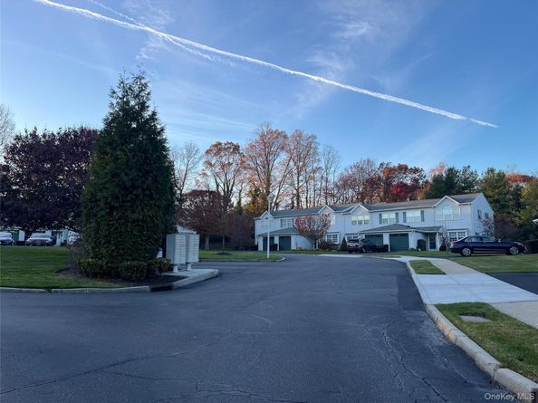 12 Horizon Court, Huntington NY 11743