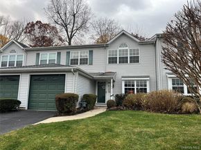 12 Horizon Court, Huntington NY 11743