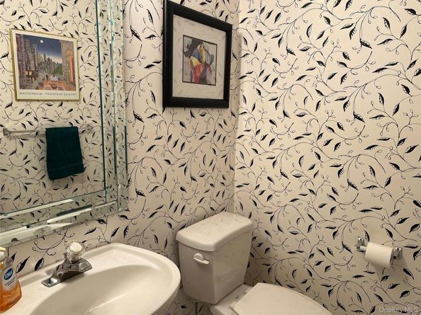 12 Horizon Court, Huntington NY 11743