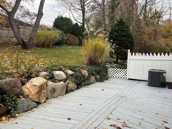 12 Horizon Court, Huntington NY 11743