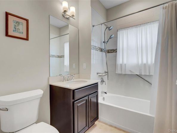 171 Clubhouse Circle, Melville NY 11747