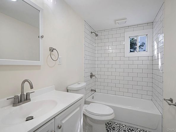 184 Wellesley Street, Hempstead NY 11550