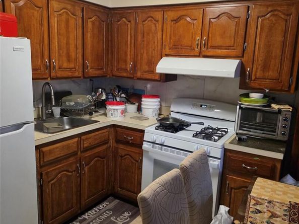 3232 Ely Avenue, Bronx NY 10469