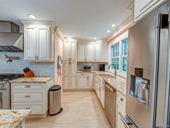 27 Prospect Avenue, Sea Cliff NY 11579