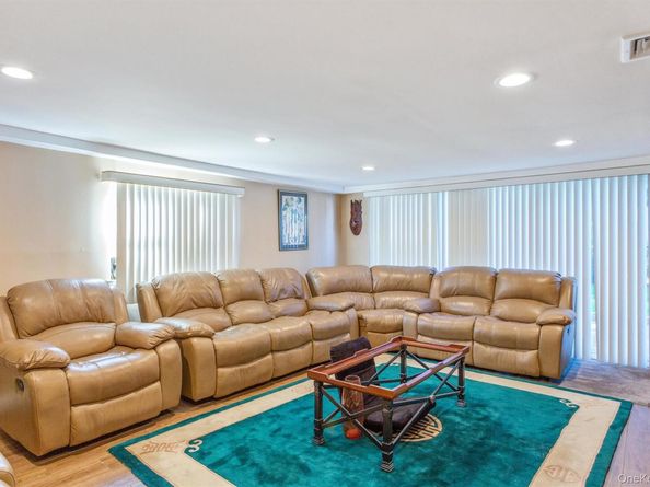 23 Glen Road, Jericho NY 11590