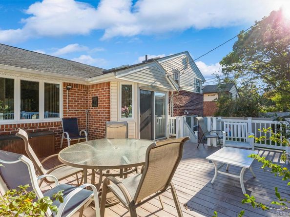 23 Glen Road, Jericho NY 11590