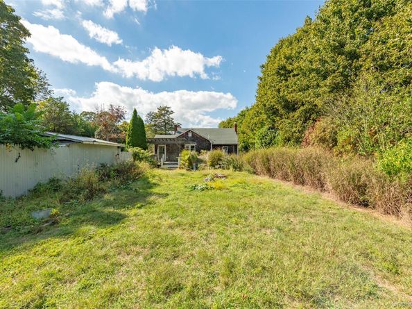41 Belleview Avenue, Center Moriches NY 11934