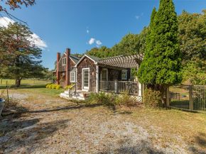 41 Belleview Avenue, Center Moriches NY 11934