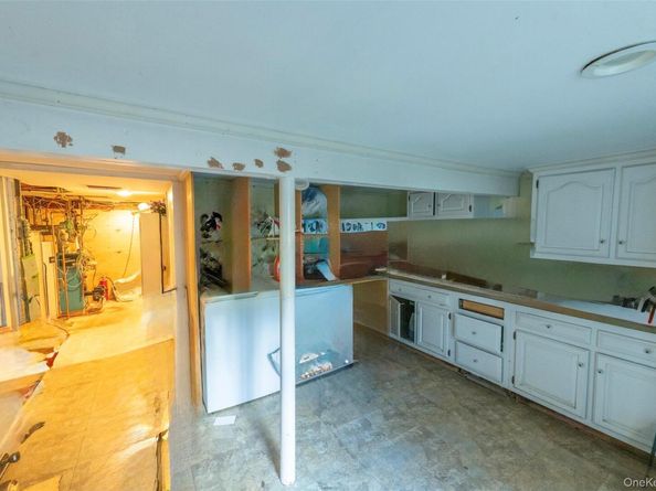 41 Belleview Avenue, Center Moriches NY 11934