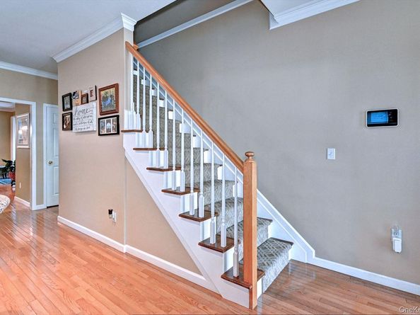 410 Mystic Way, Bay Shore NY 11706