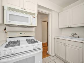99-10 60Ave 1E, Corona NY 11368