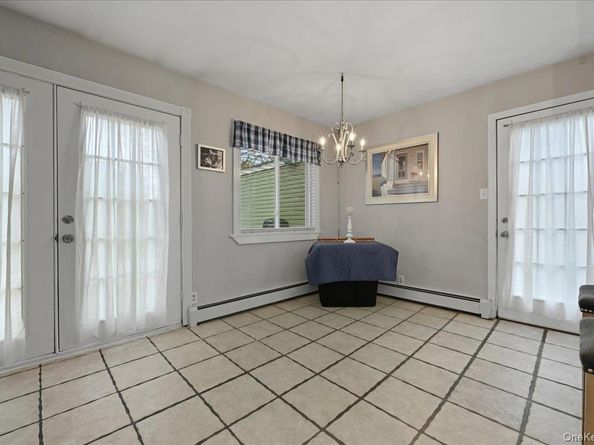 233 S Alleghany Avenue, Lindenhurst NY 11757