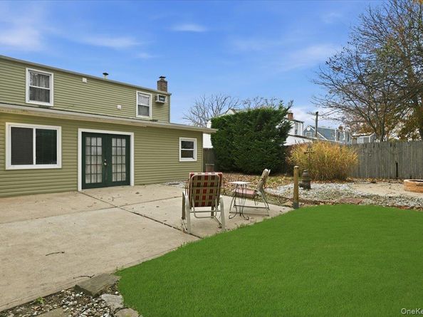 233 S Alleghany Avenue, Lindenhurst NY 11757