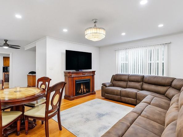 252-15 72nd Avenue 166A, Bellerose NY 11426