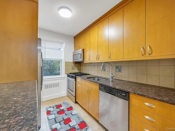 252-15 72nd Avenue 166A, Bellerose NY 11426