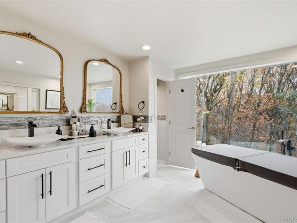 40 W View Drive, Upper Brookville NY 11771