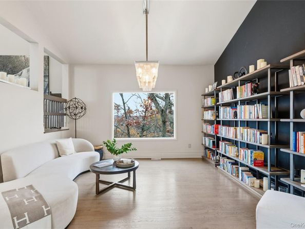 40 W View Drive, Upper Brookville NY 11771