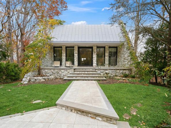 40 W View Drive, Upper Brookville NY 11771