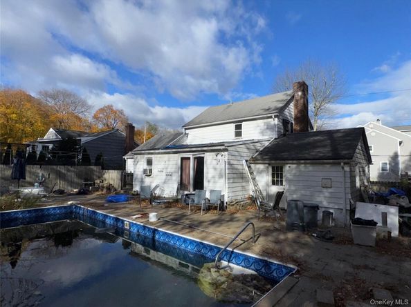 32 Weed Avenue, Hawthorne NY 10532