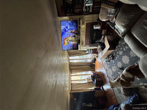 32 Weed Avenue, Hawthorne NY 10532