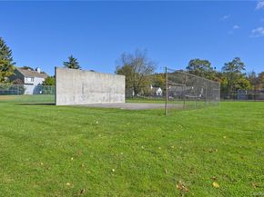 422 Panorama Drive 422, Mohegan Lake NY 10547