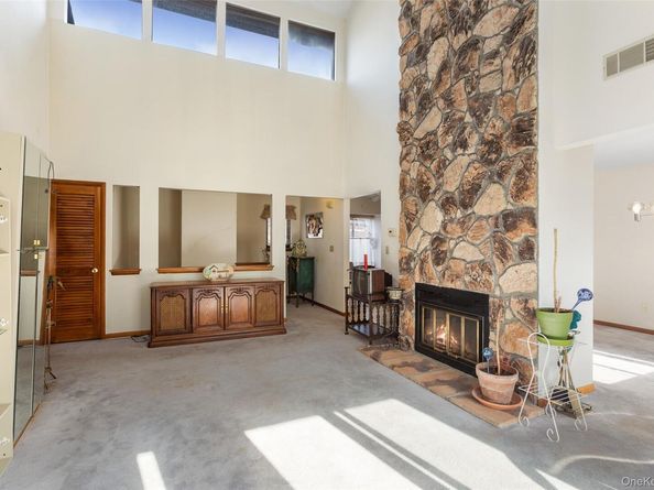 422 Panorama Drive 422, Mohegan Lake NY 10547