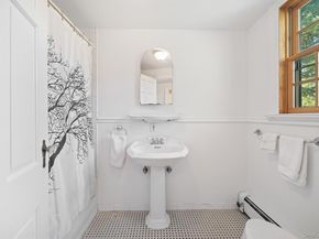 40 Holland Place, Hartsdale NY 10530