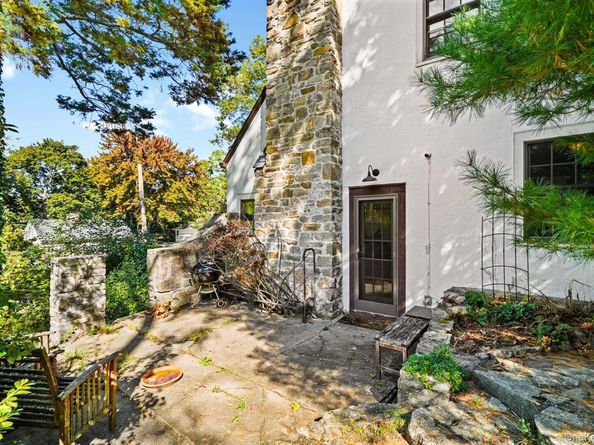 40 Holland Place, Hartsdale NY 10530