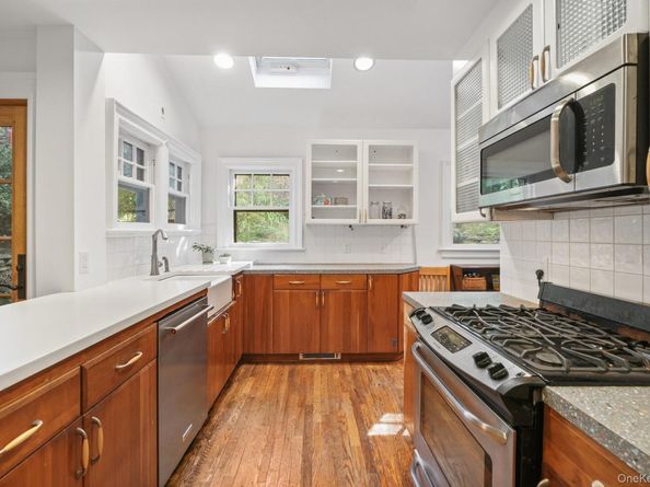 40 Holland Place, Hartsdale NY 10530