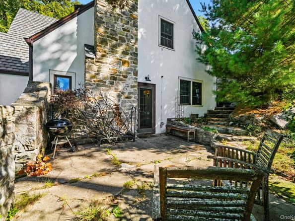 40 Holland Place, Hartsdale NY 10530