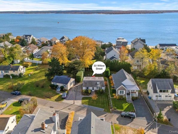 33 Willow Street, Aquebogue NY 11931