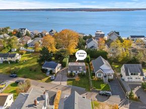 33 Willow Street, Aquebogue NY 11931