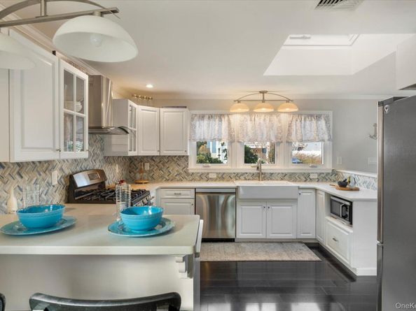 33 Willow Street, Aquebogue NY 11931