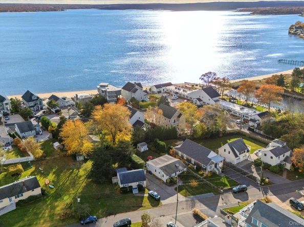 33 Willow Street, Aquebogue NY 11931