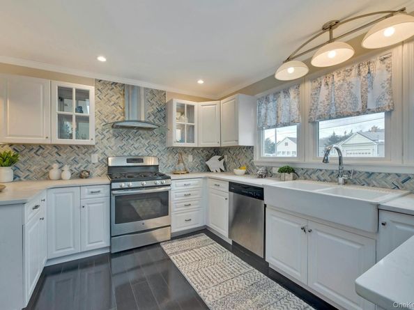 33 Willow Street, Aquebogue NY 11931