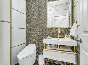 16 Robin Court, Glen Cove NY 11542