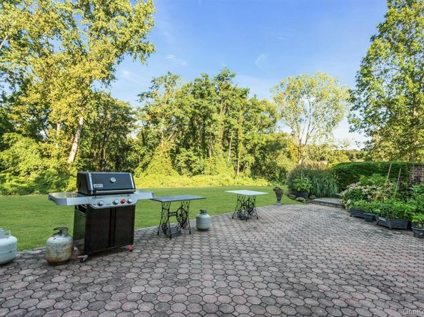 16 Robin Court, Glen Cove NY 11542