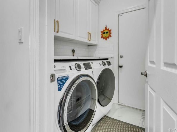 16 Robin Court, Glen Cove NY 11542