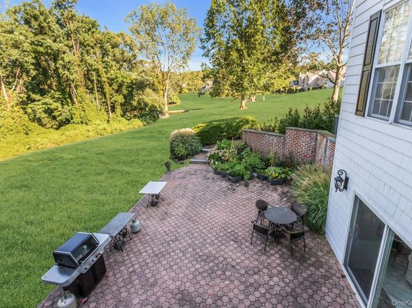 16 Robin Court, Glen Cove NY 11542