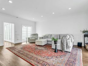 16 Robin Court, Glen Cove NY 11542